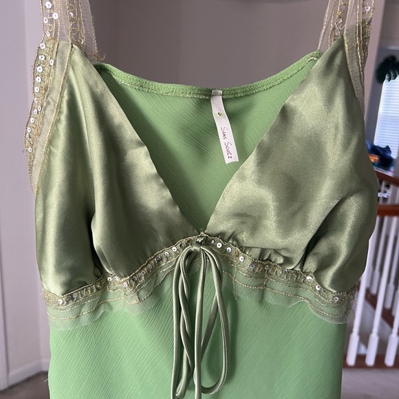 Green Dress - Picture 3 of 4
